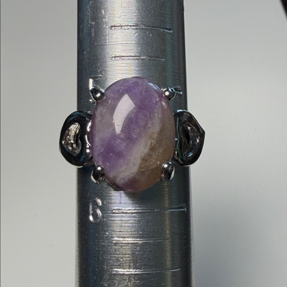 Sterling Silver Amethyst Oval Statement Ring - Purple and Cream 5.5US